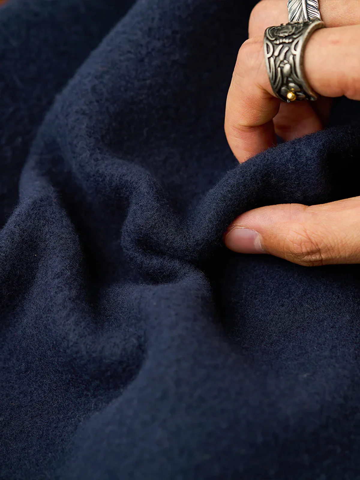 "KaraKu" Embroidery Elbow Suede Patches Brushed Cotton Sweatshirt - Image 15