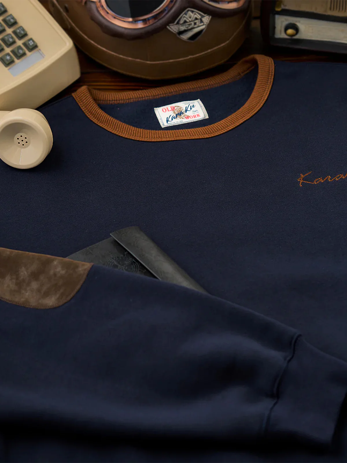 "KaraKu" Embroidery Elbow Suede Patches Brushed Cotton Sweatshirt - Image 5