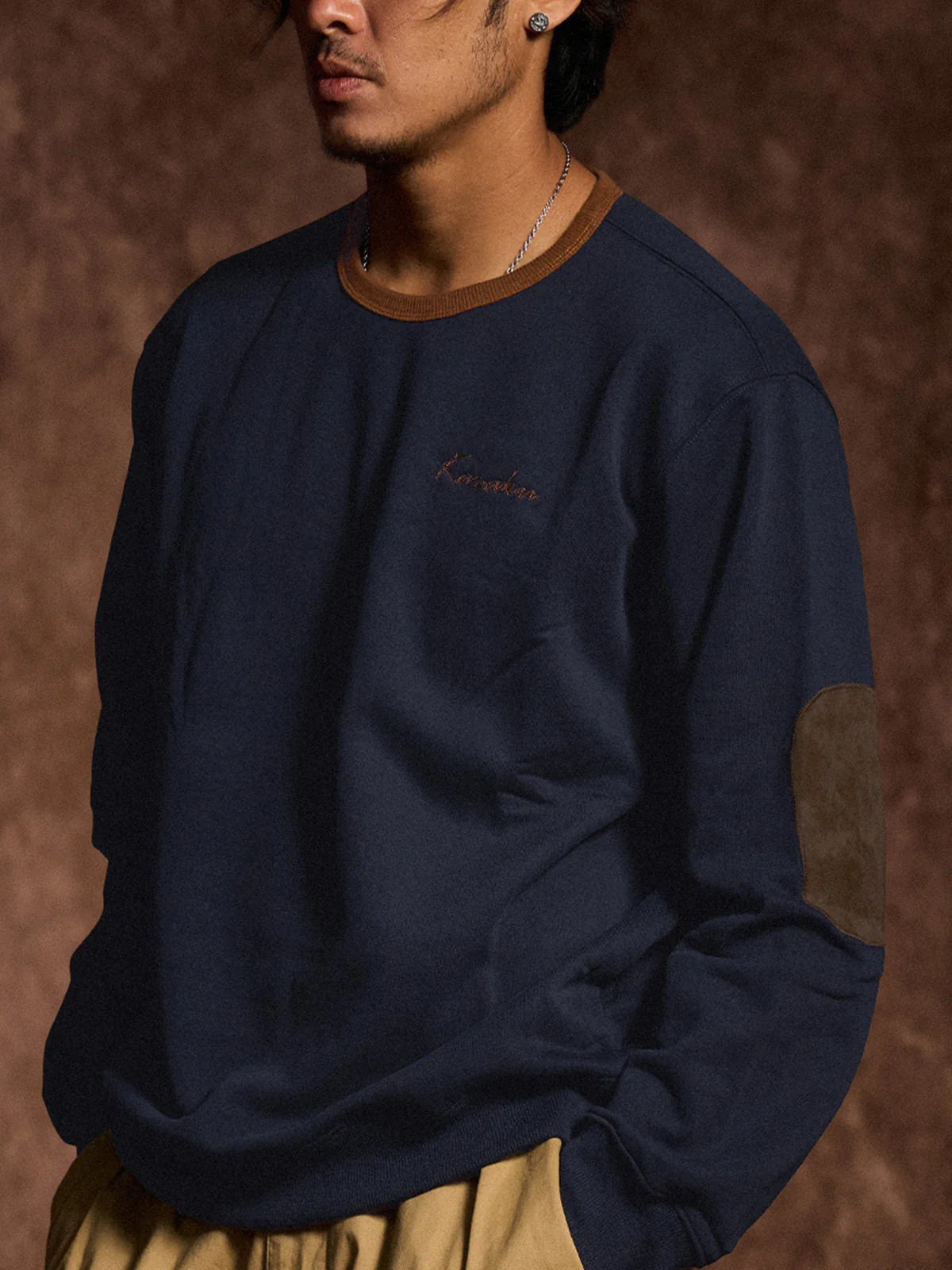 "KaraKu" Embroidery Elbow Suede Patches Brushed Cotton Sweatshirt - Image 9